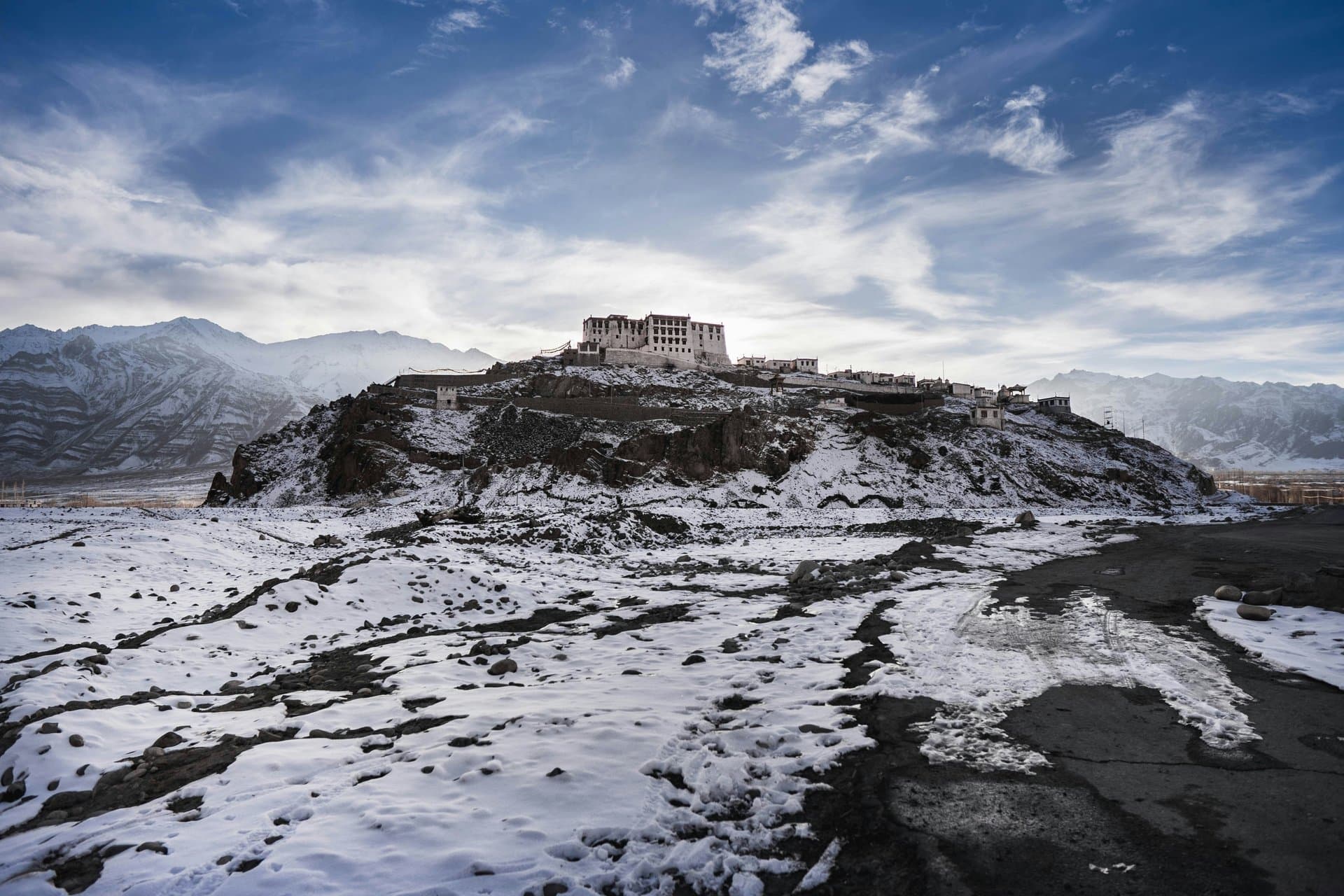 When Does Snowfall Start in Ladakh? A Complete Seasonal Guide (2026)
